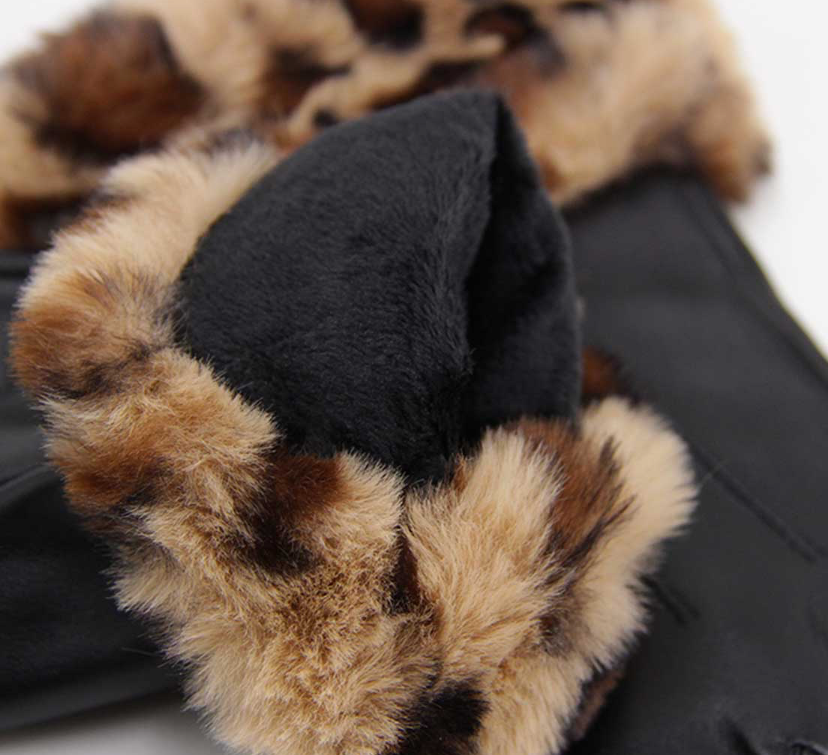Guantes negros de cuerina y print