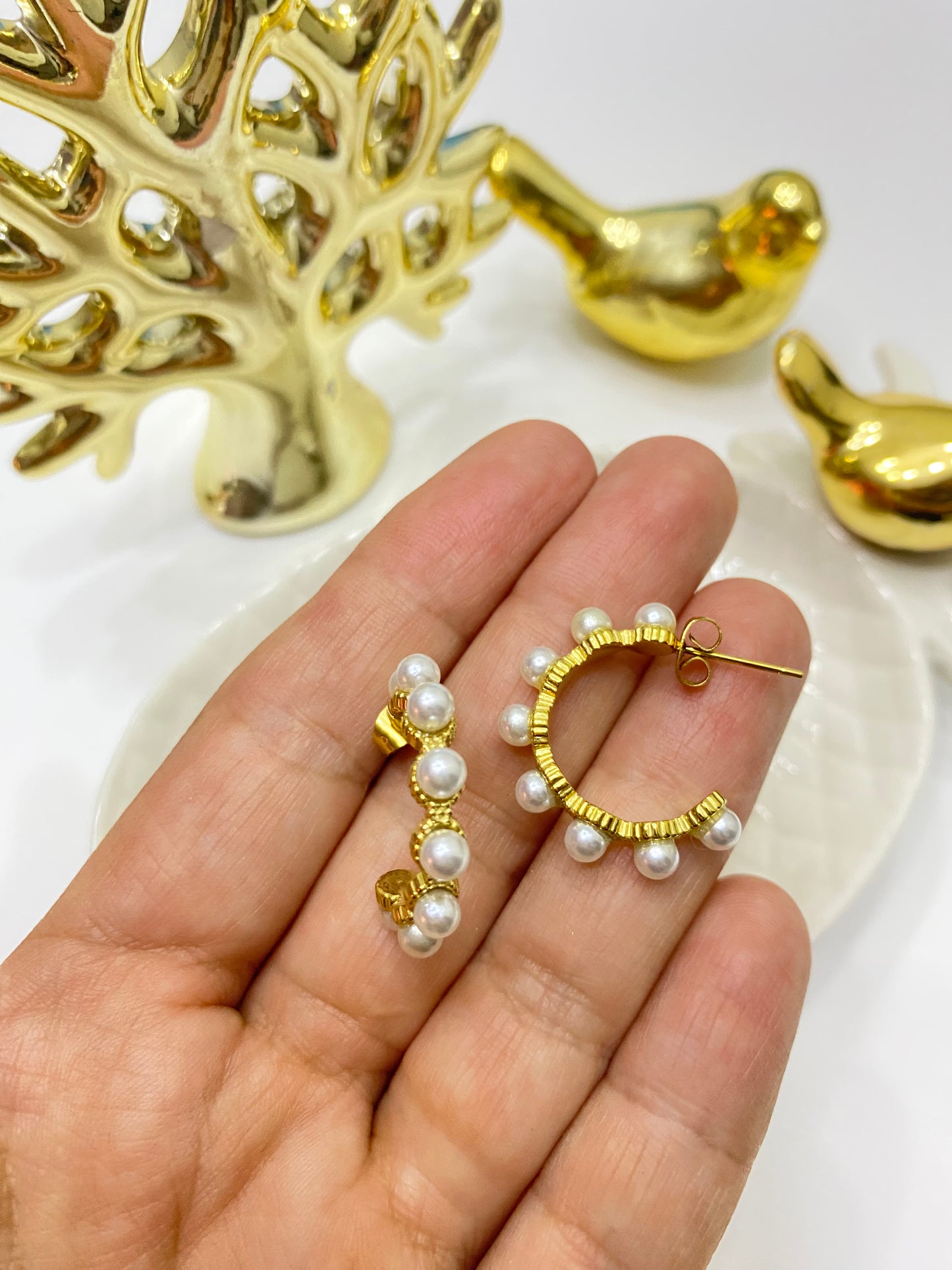 Aros Argolla baño oro con Perlas shell