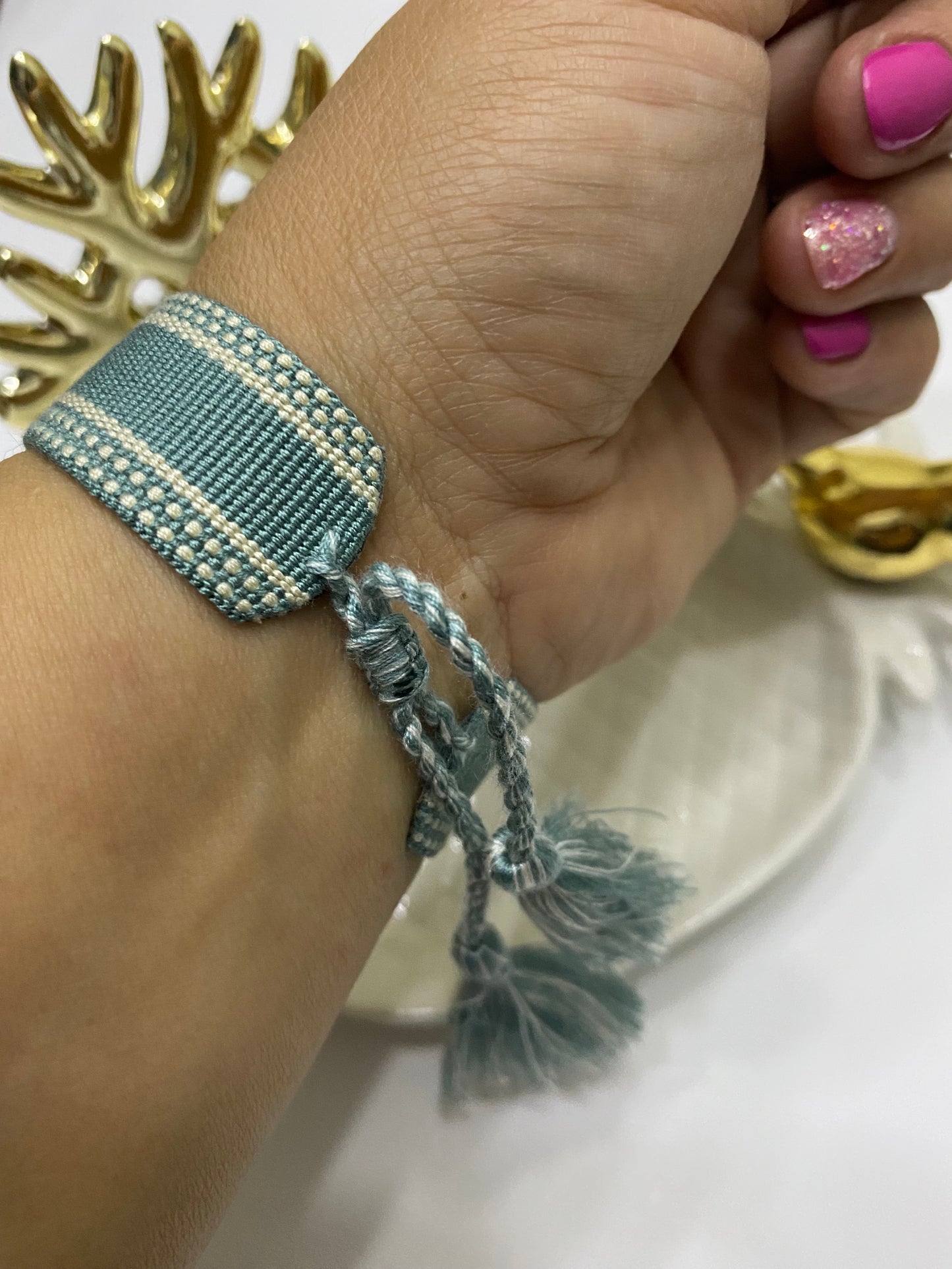 Pulsera Fe Esencial tejida esmeralda