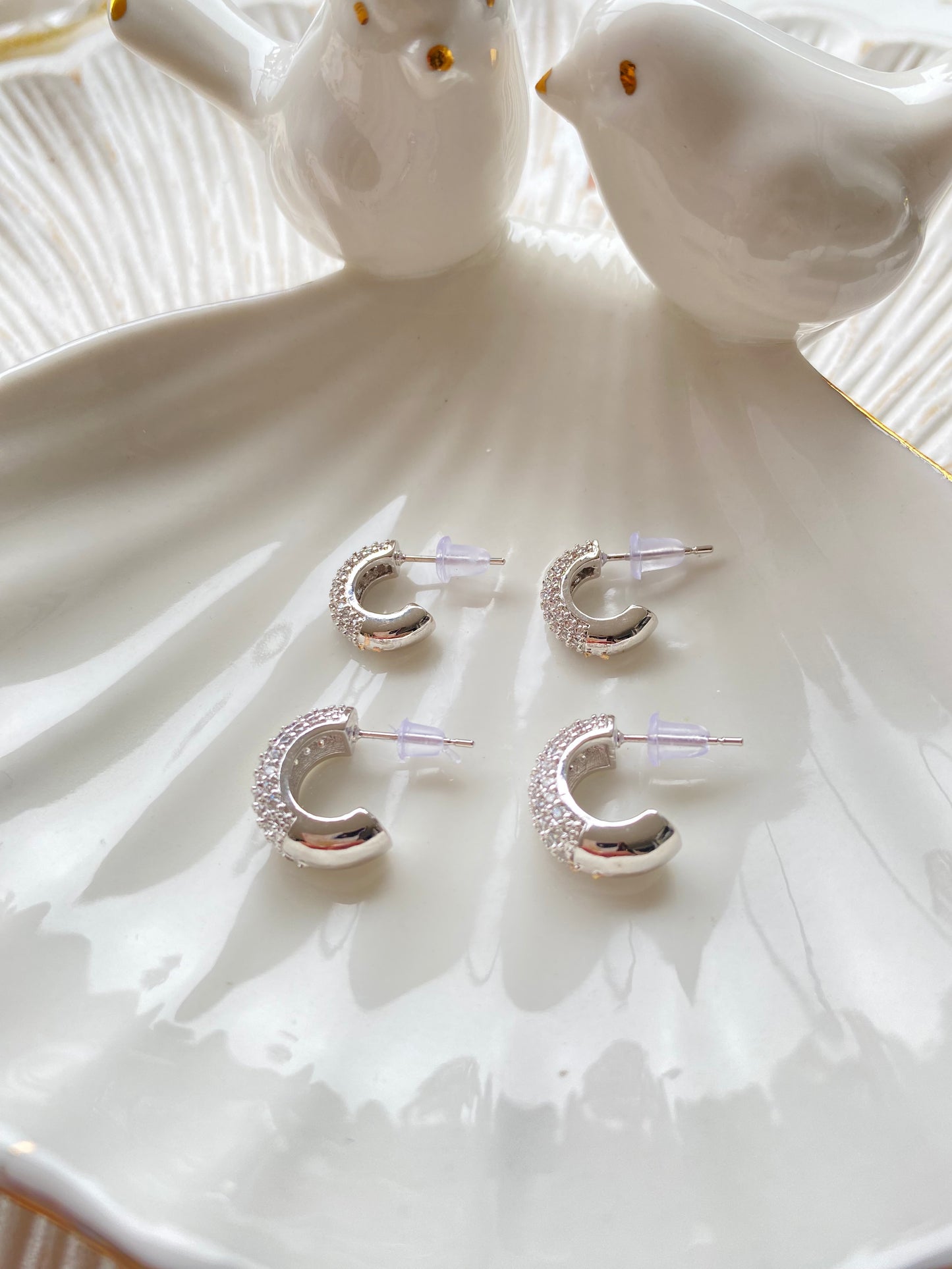 Aros argolla microcircones 13mm • Rodio Plateado