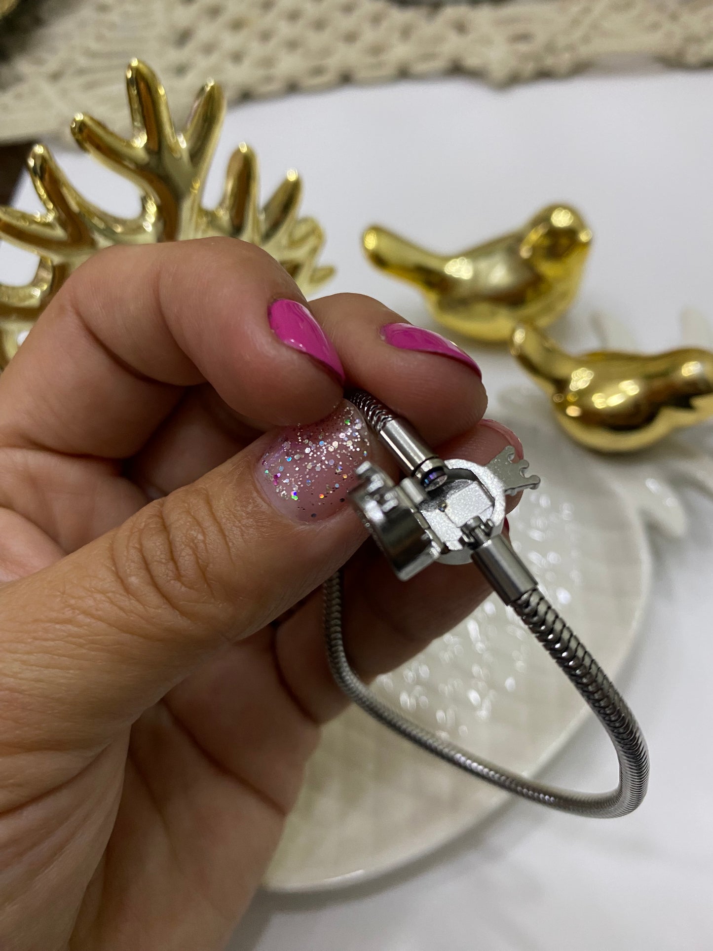 Pulsera escogida en acero plateado tipo Pandora