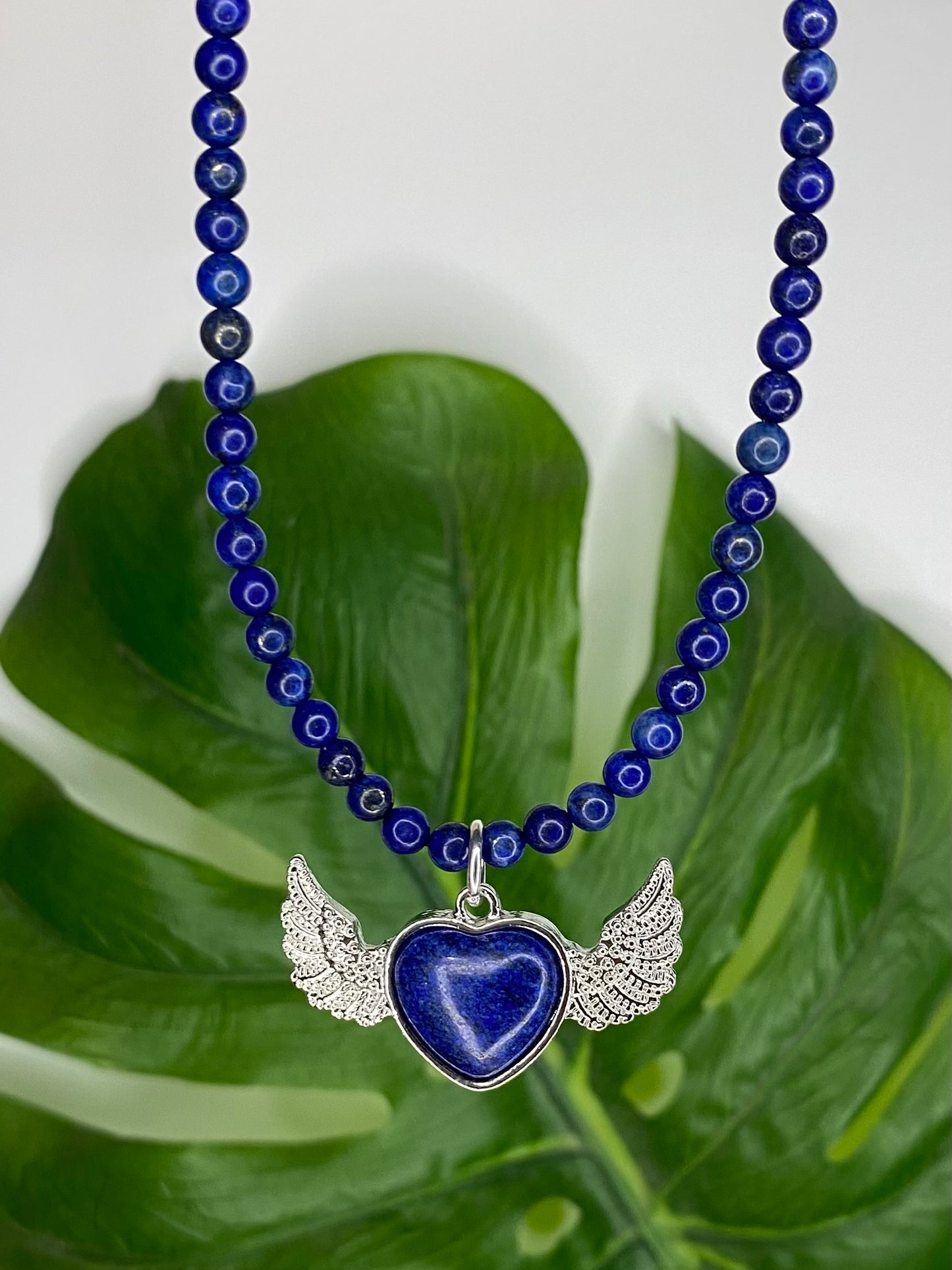 Collar tu amor es mi refugio en piedras lápizlazuli