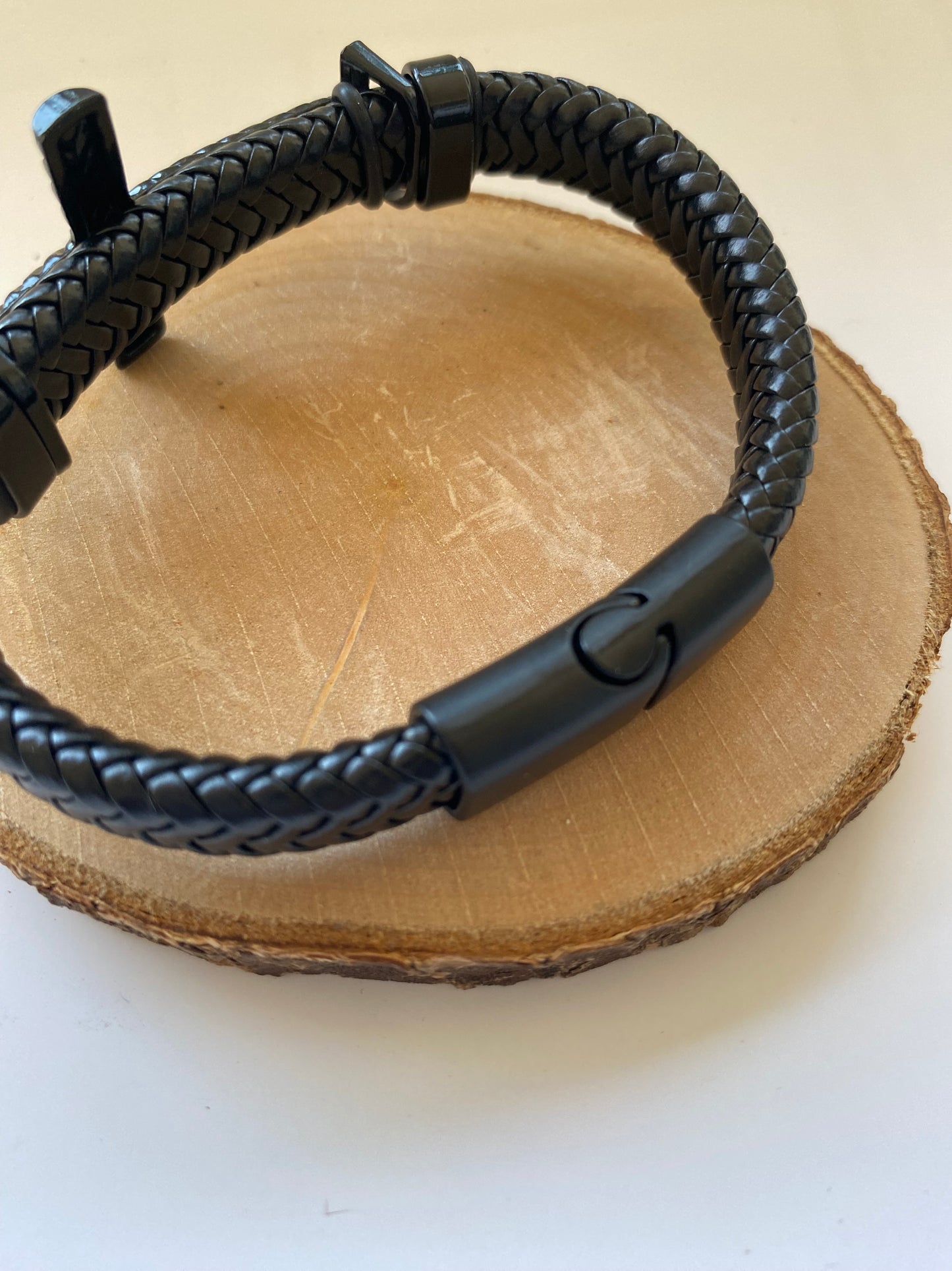 Pulsera Cruz negra