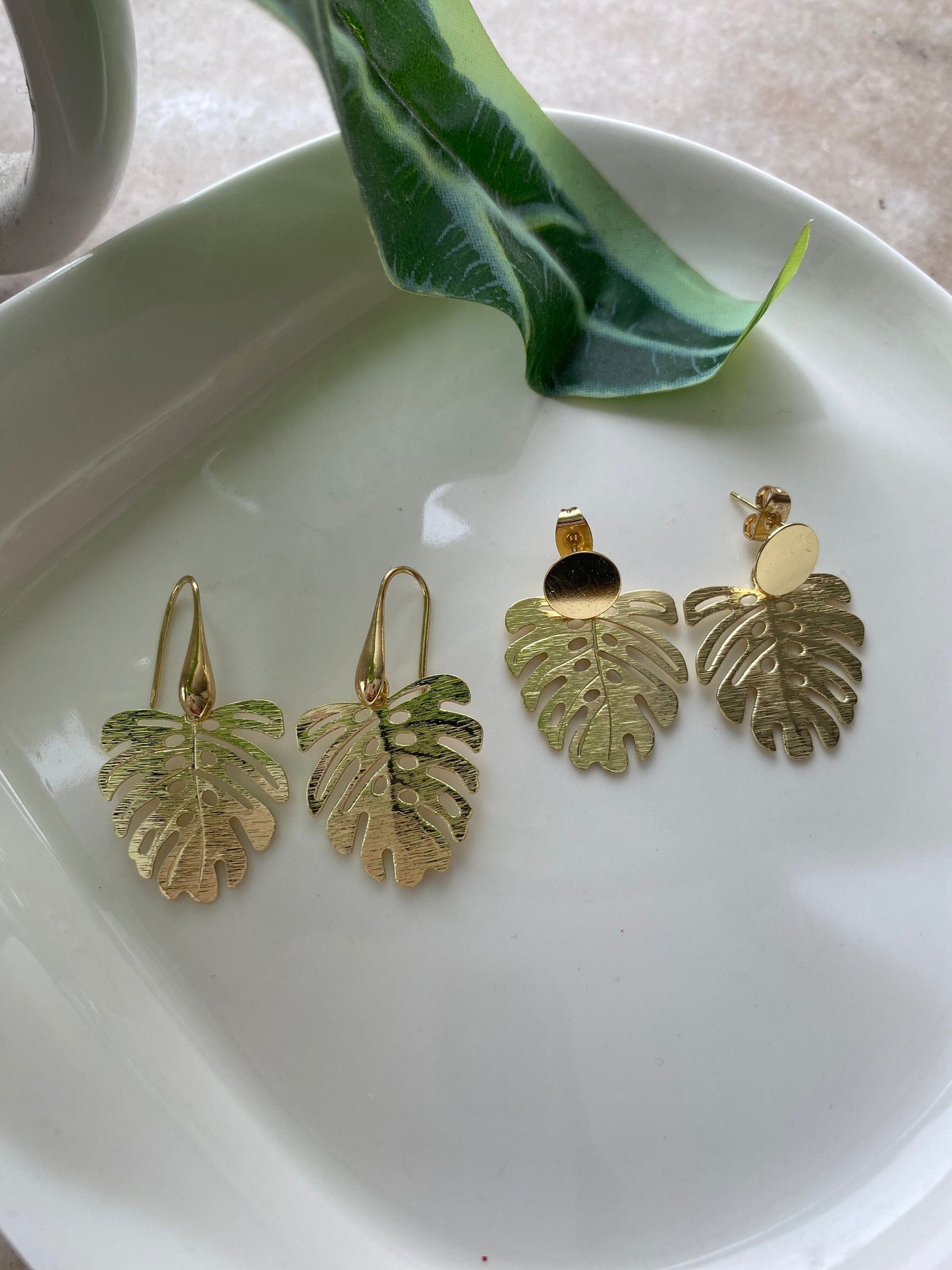 Aros Hoja Monstera Baño Oro 18 Kl