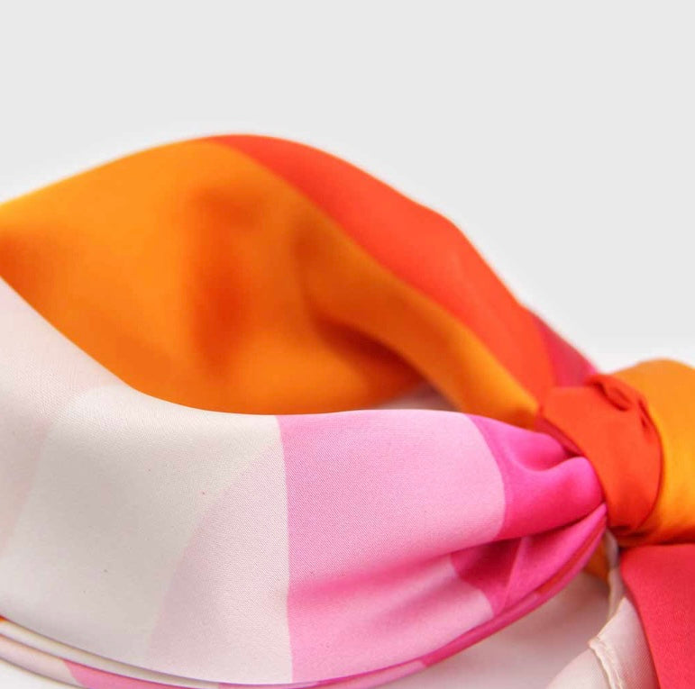 Pañuelo de Seda • El tiempo de la Alegría • Cantares 2:12 • Fucsia 70x70 cms