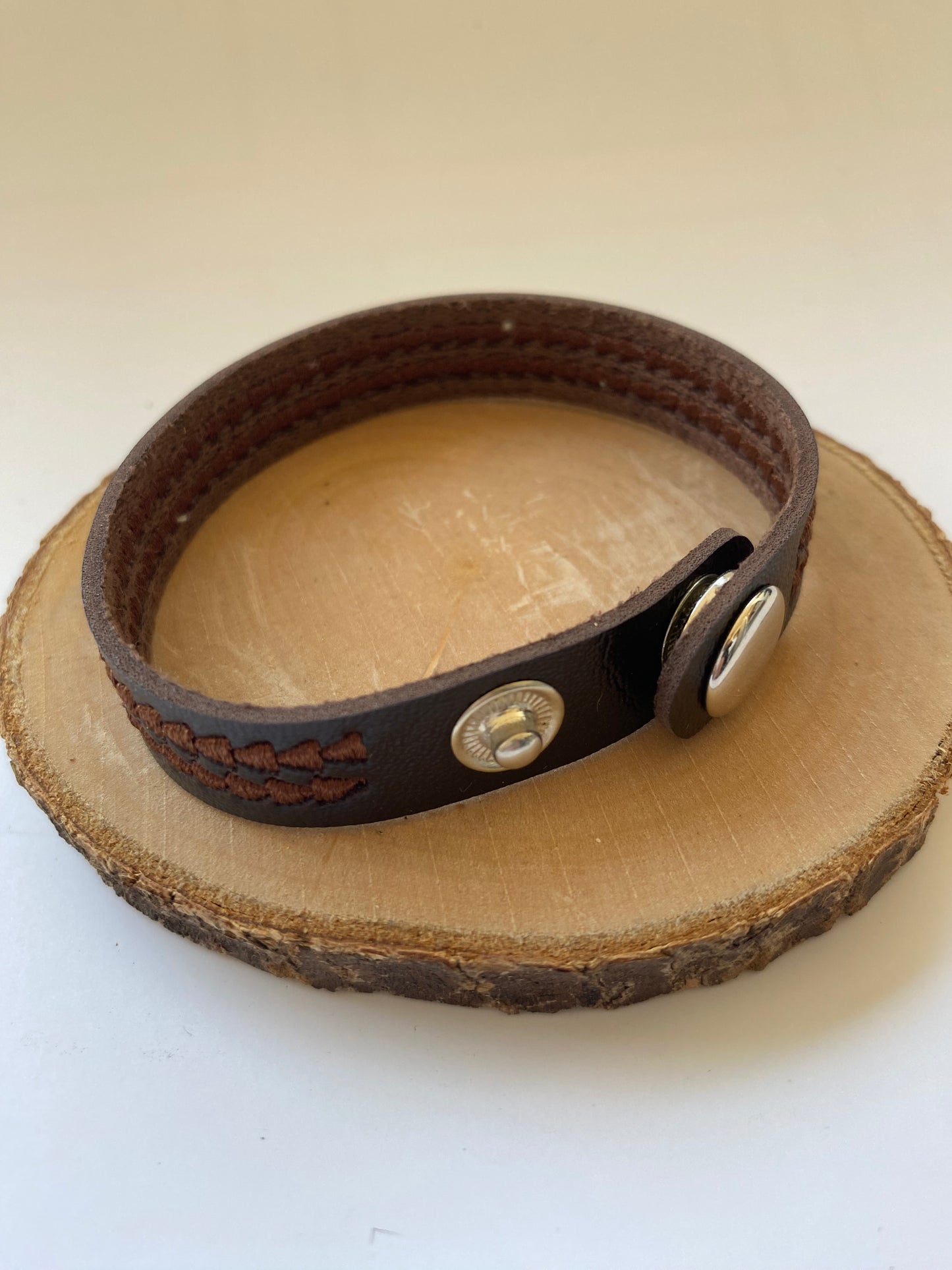 Pulsera Café eco cuero broche