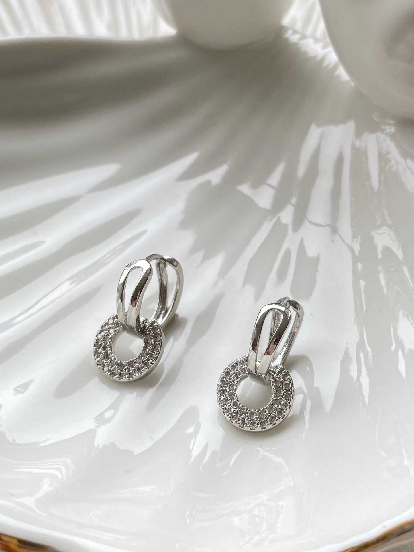 Aros Argolla Circulo Microcircones Bañadas En Platino