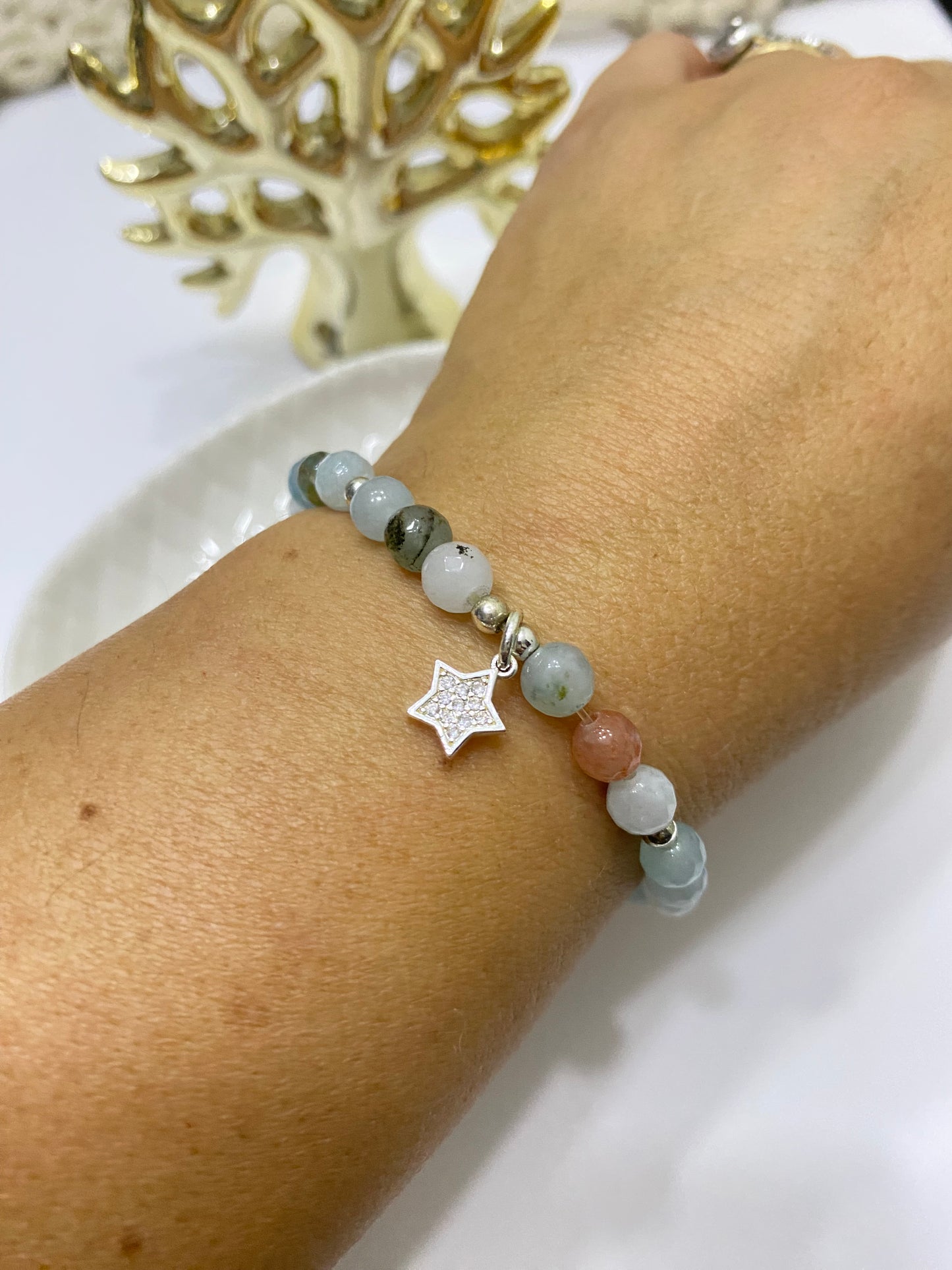 Pulsera resplandece piedras naturales y baño Plata