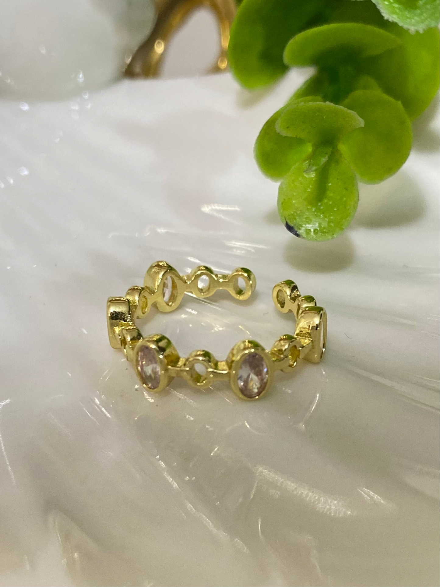 Anillo Ajustable Baño de oro • Tiara de la amistad