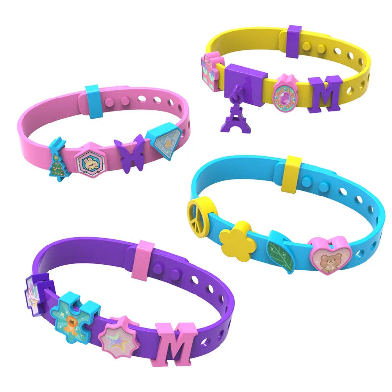 SET DE 4 BRAZALETES CON ACCESORIOS PARA NIÑAS