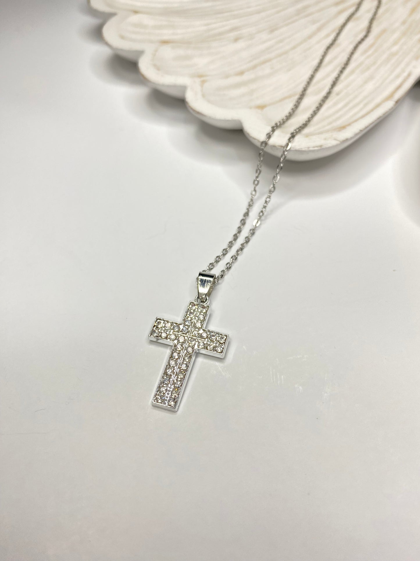 Collar Cruz con microcircones acero plateado