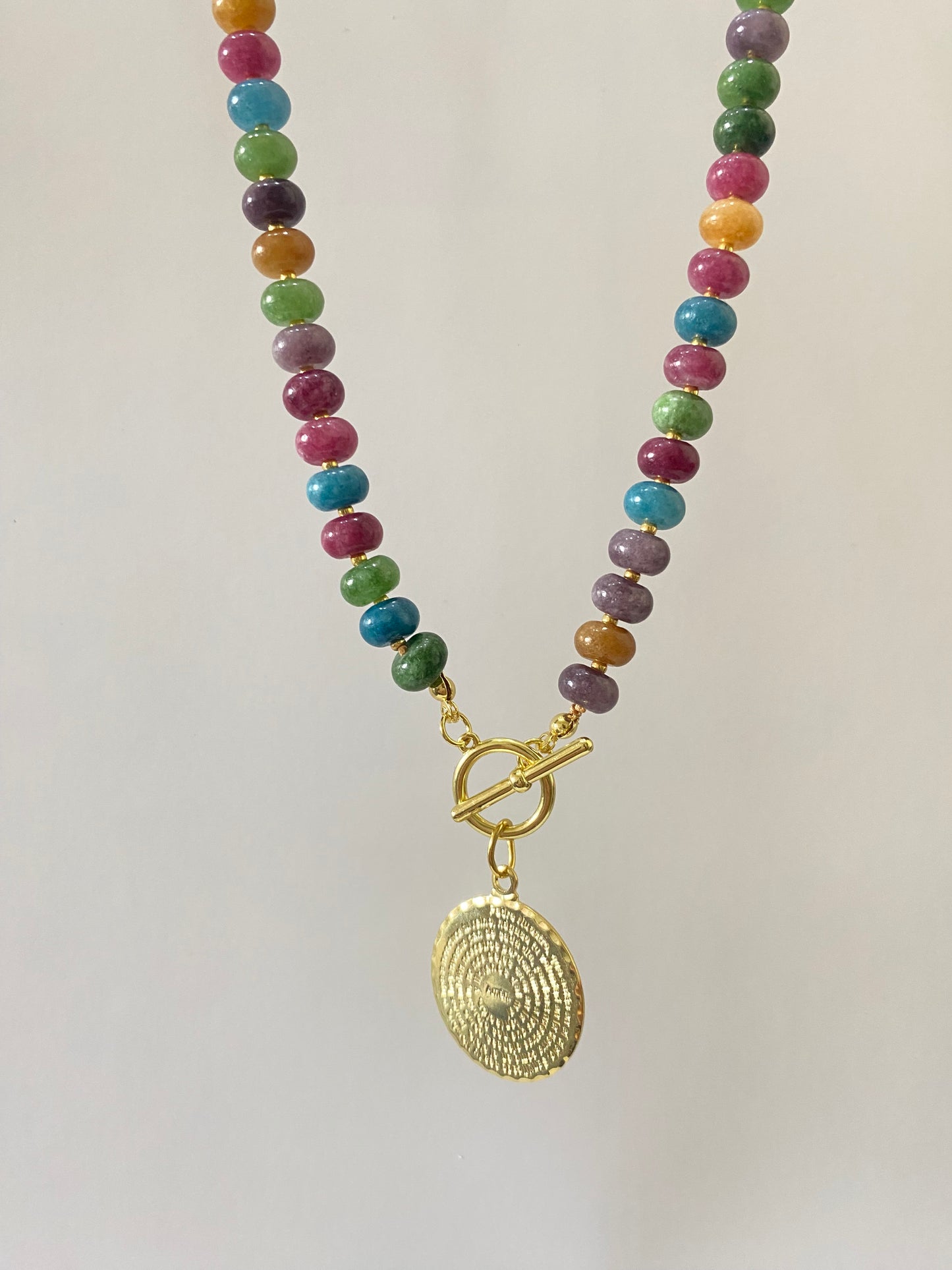 Collar Padre nuestro piedras naturales y baño oro