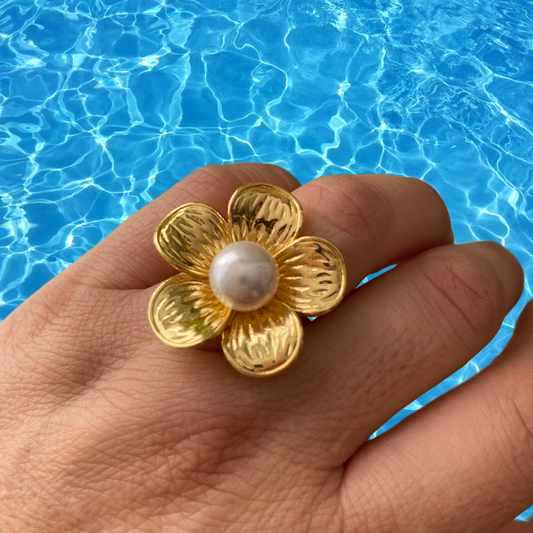 Anillo Ajustable De Acero Dorado Flor Perla