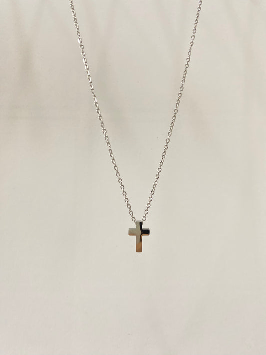 Collar Cruz plateada acero
