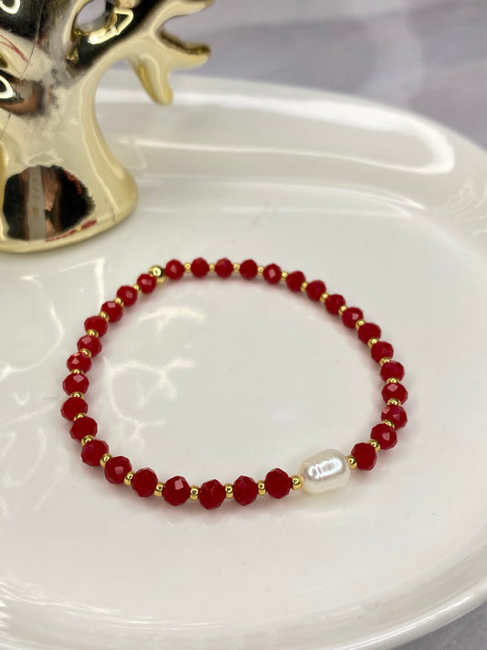 Pulsera Perla de río  y cristal rojo