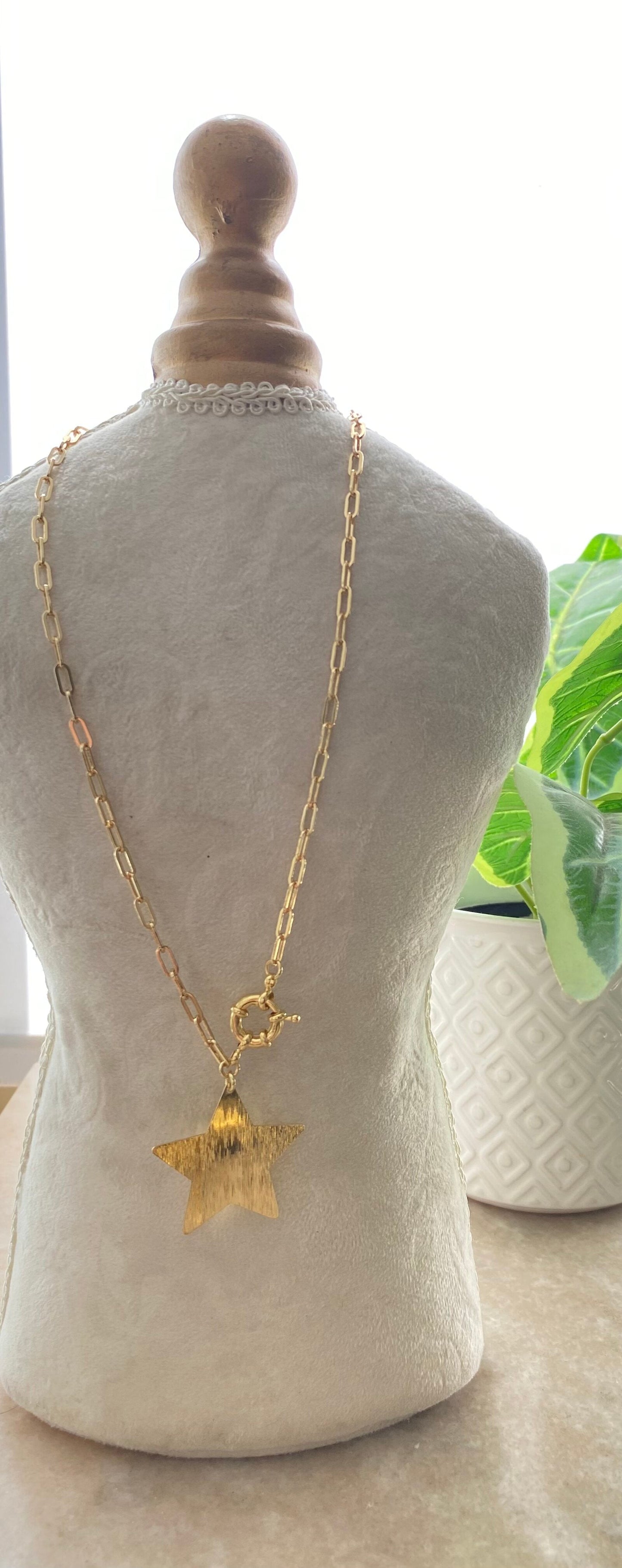 Collar Rerplandece Estrella Con Cadena  Y Broche Baño Oro