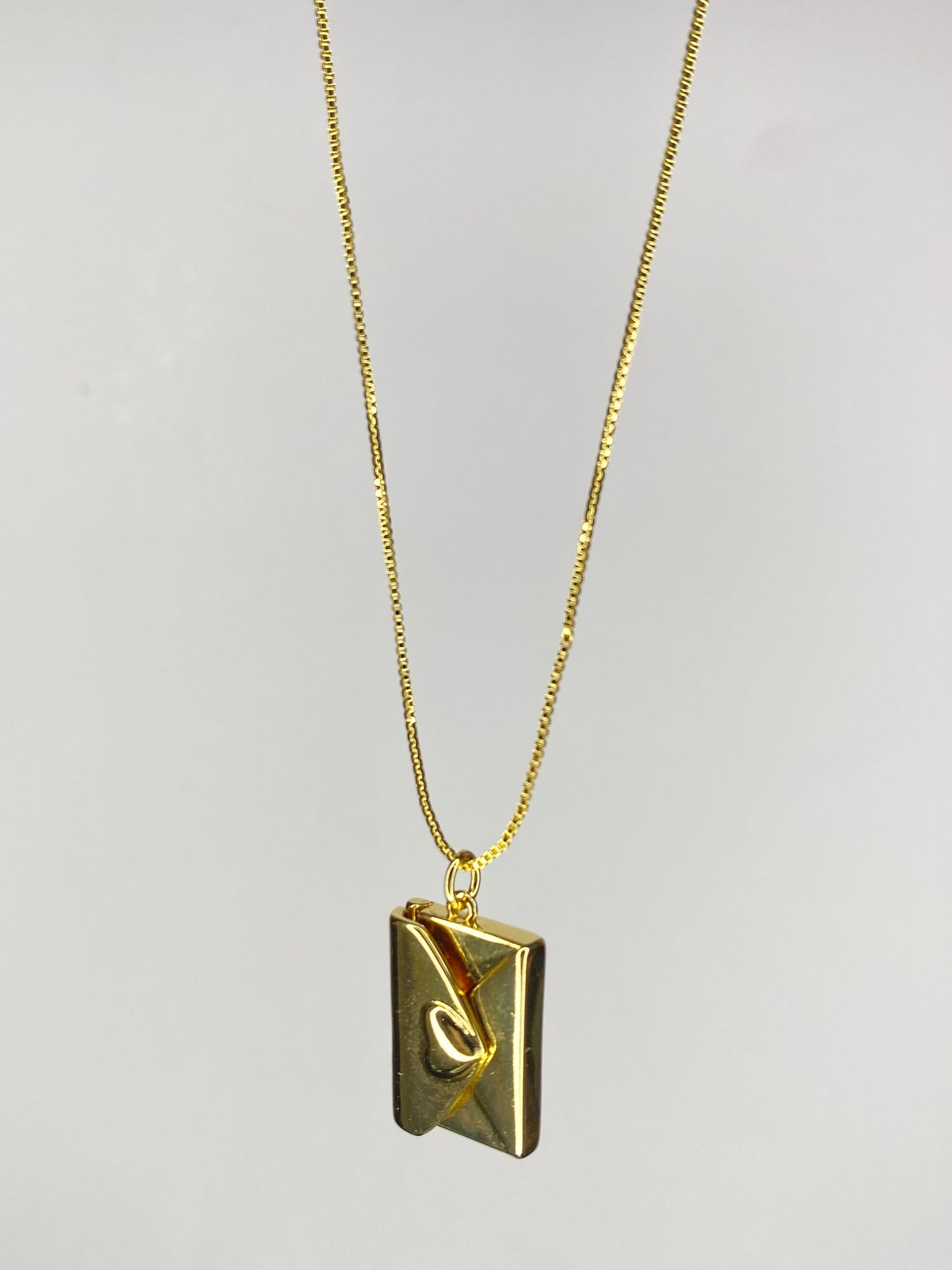 Collar el mensaje de amor • baño de oro
