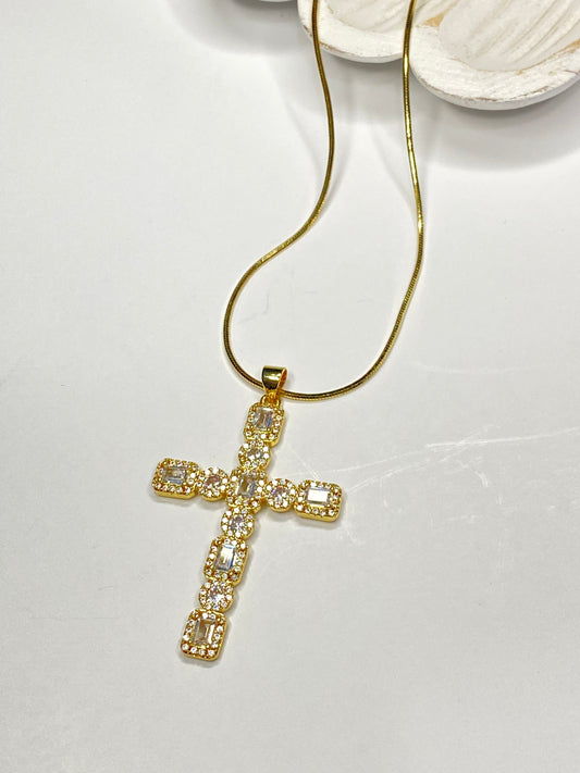 Collar Maxi Cruz con microcircones dorado