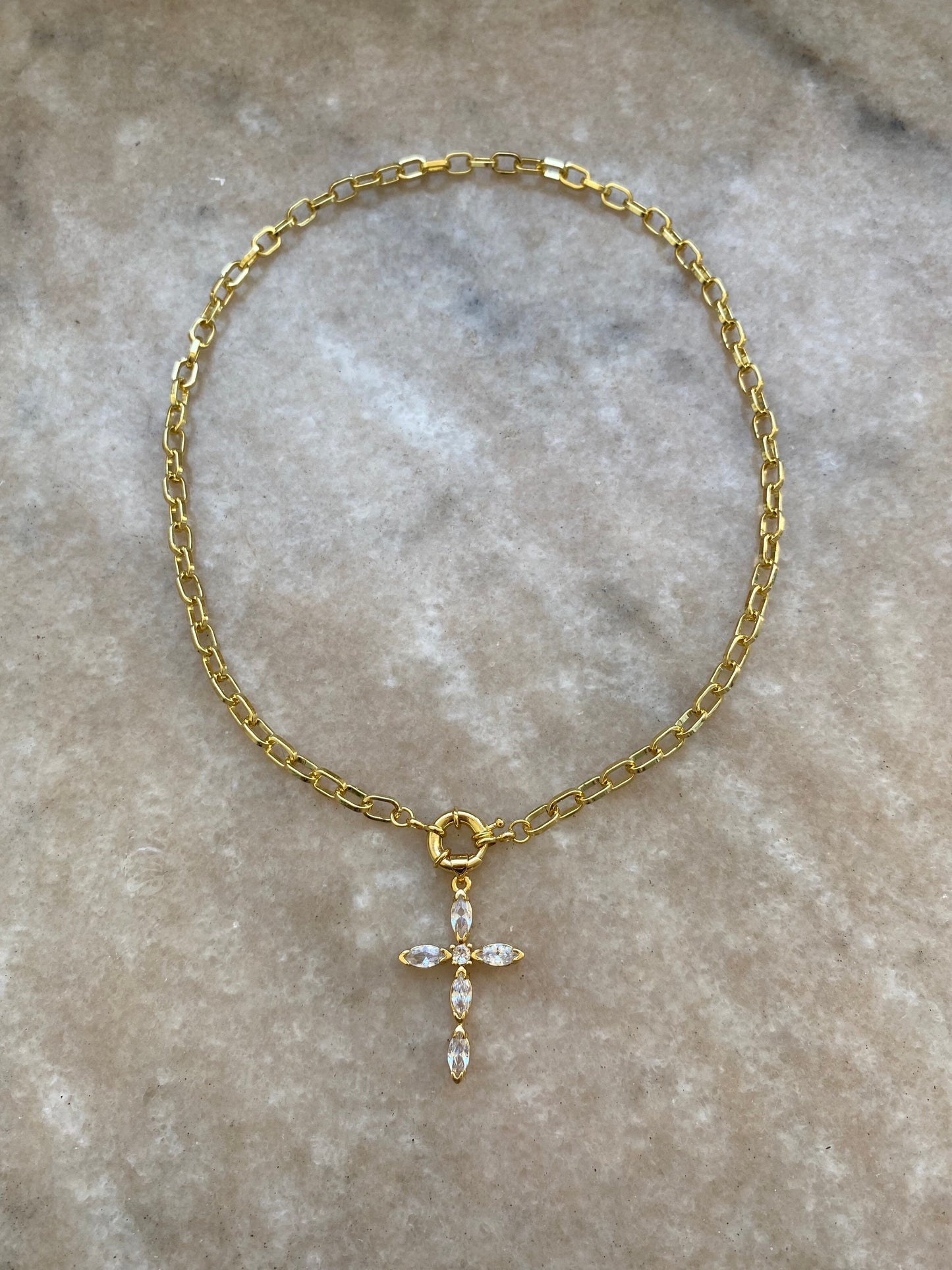 Collar Redimida Cruz Con Micricircones Gancho Y Cadena Eslabones Baño Oro 24 Kl