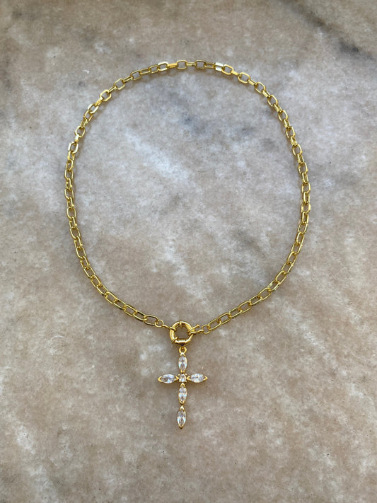 Collar Redimida Cruz Con Micricircones Gancho Y Cadena Eslabones Baño Oro 24 Kl