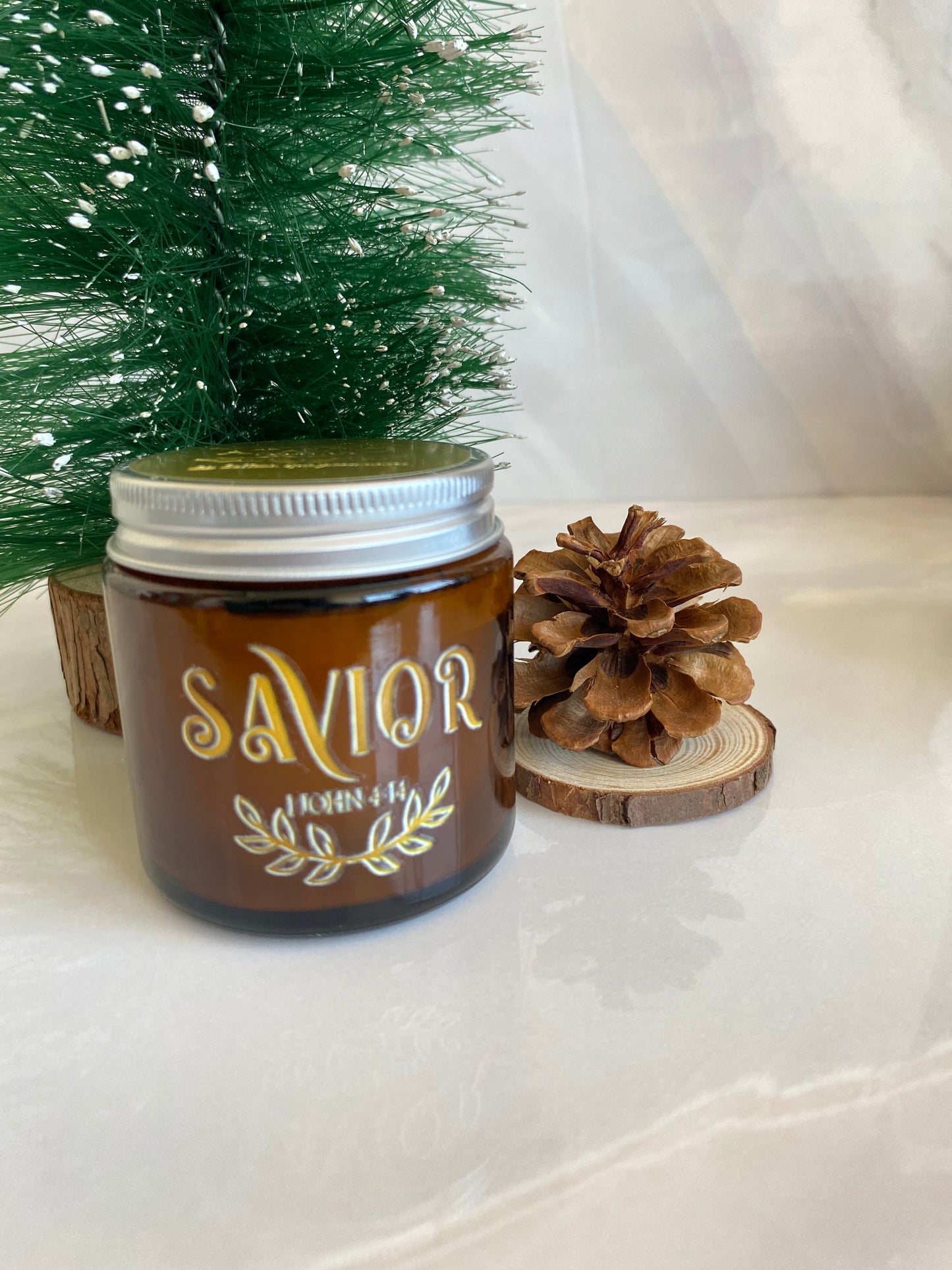 Vela Savior con tapa de metálica aroma verbena