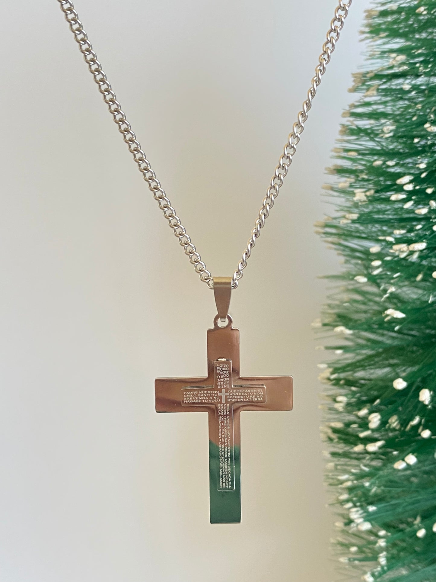 Collar Cruz relieve Grabada de Acero quirúrgico con cadena 60 cms