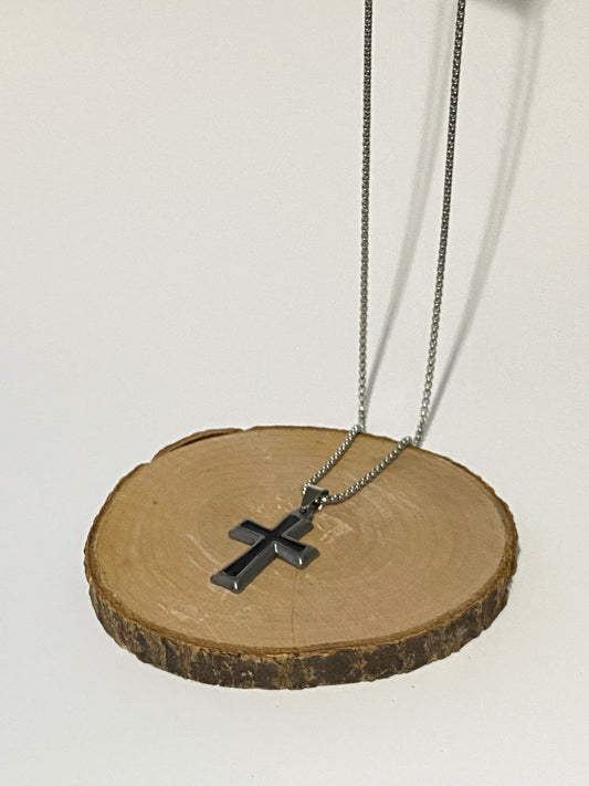 Collar de Acero quirúrgico con Cruz plateada y negra – 60 cms