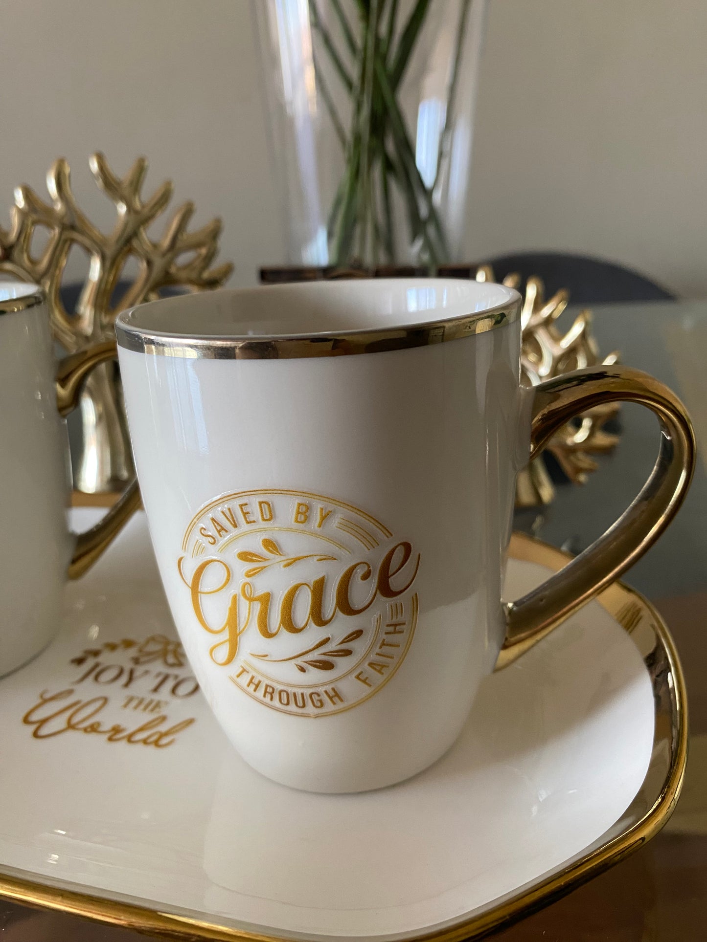 Set de plato y tazas “Joy to the World” • cerámica y dorado