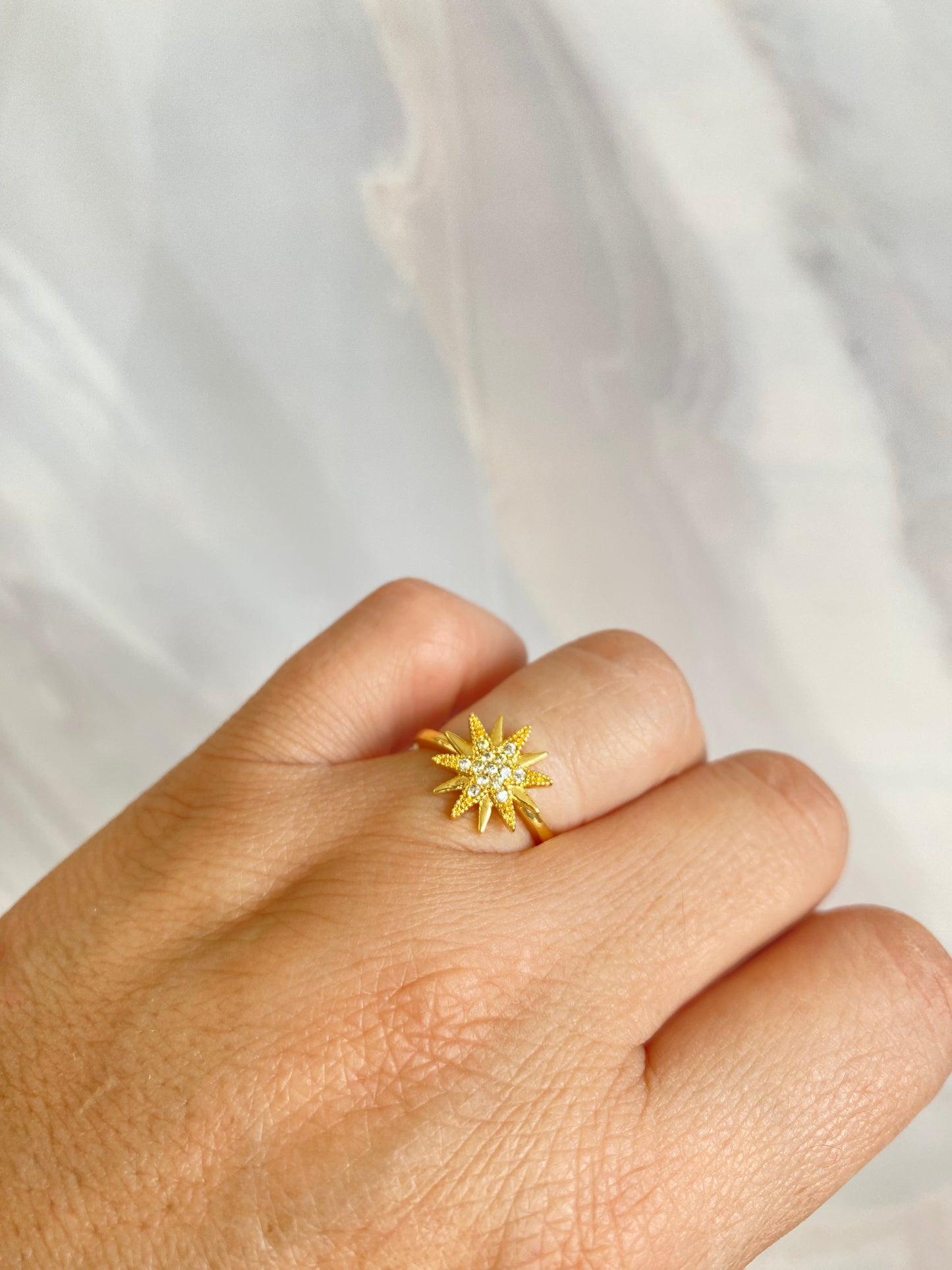Anillo ajustable destello rodio dorado y microcircones