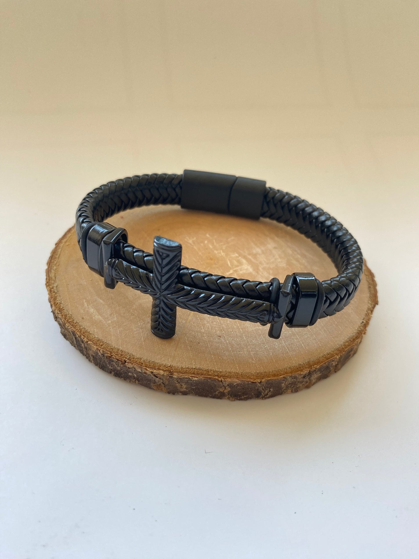 Pulsera Cruz negra