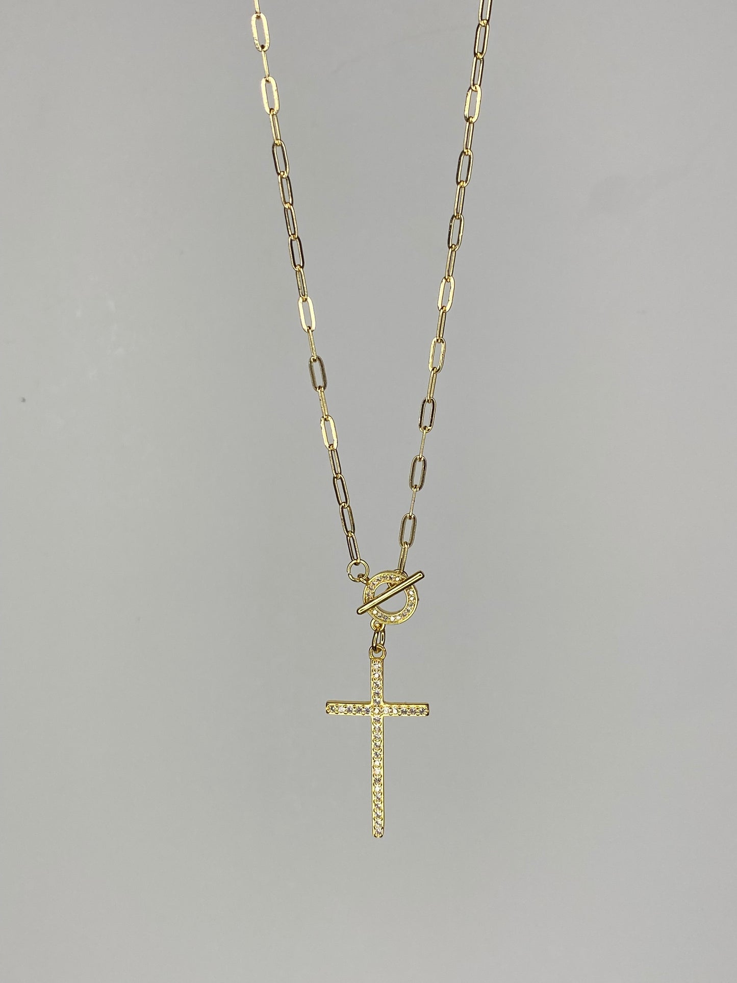 Collar Cruz fina con microcircones   y Cadena baño oro con broche 50 cms