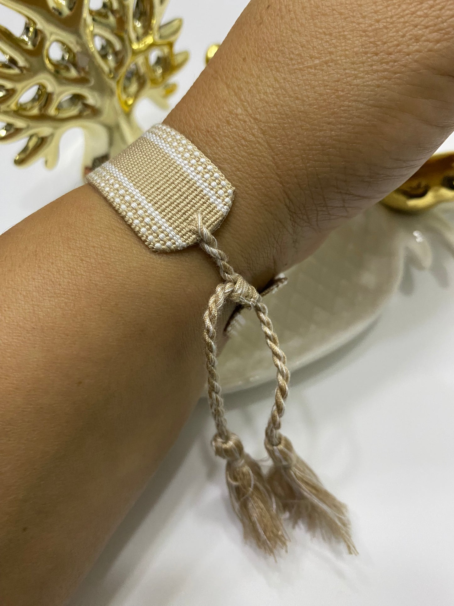Pulsera Fe Esencial tejida beige