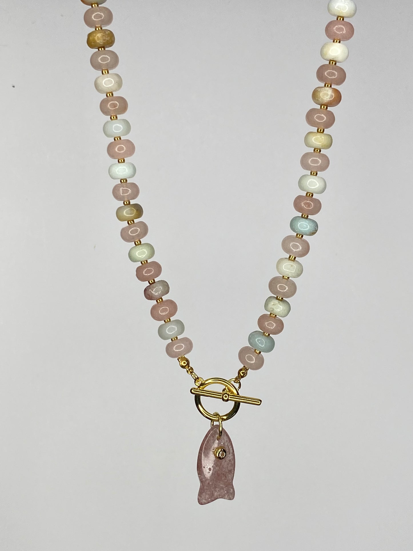 Collar ictus rosa piedras naturales 50 cms