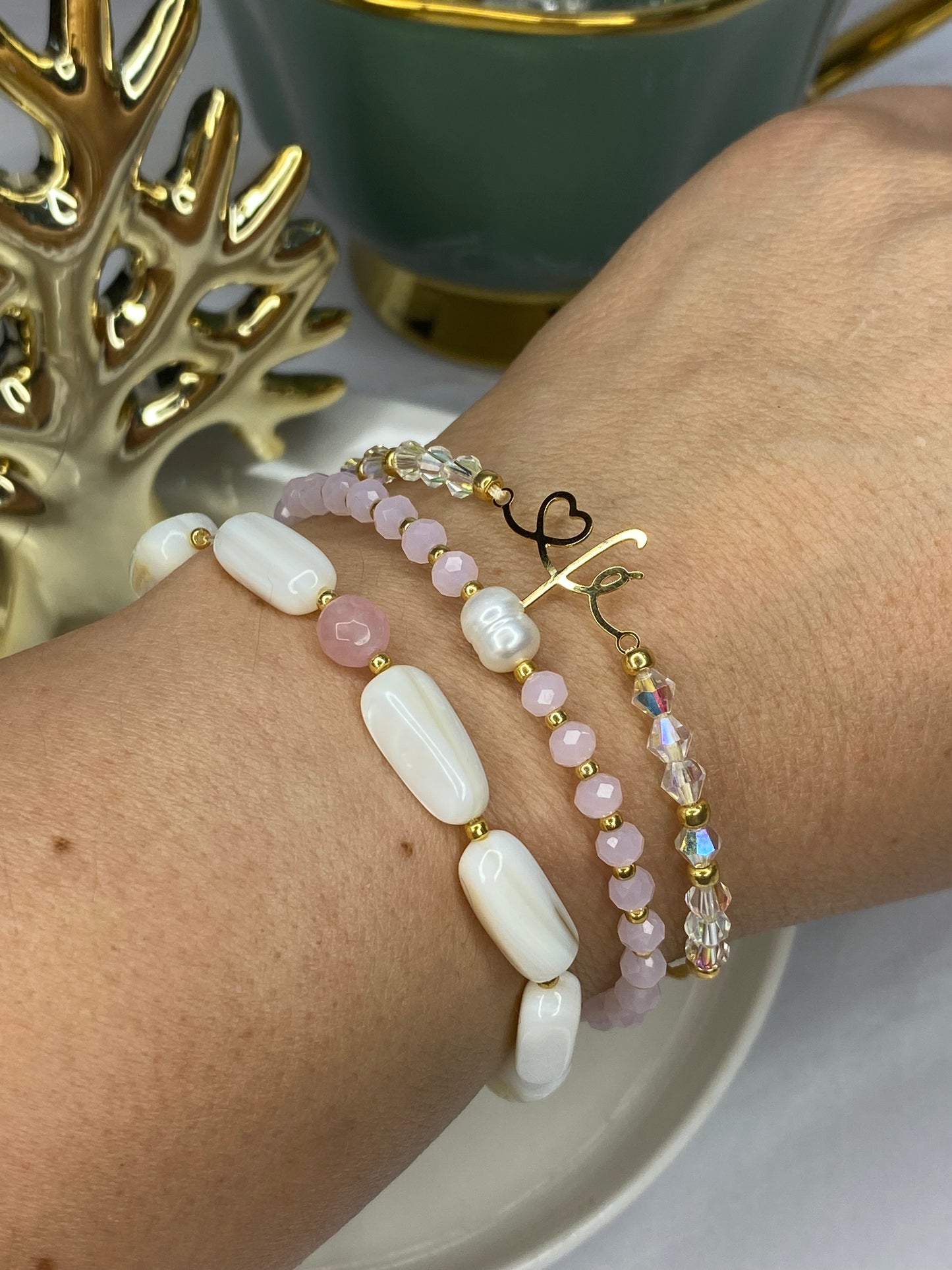 Pulsera Perla de río  y cristal rosa