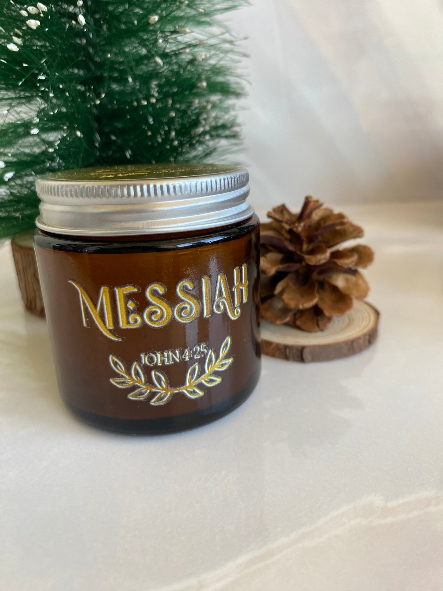 Vela Messiah con tapa de metálica aroma verbena