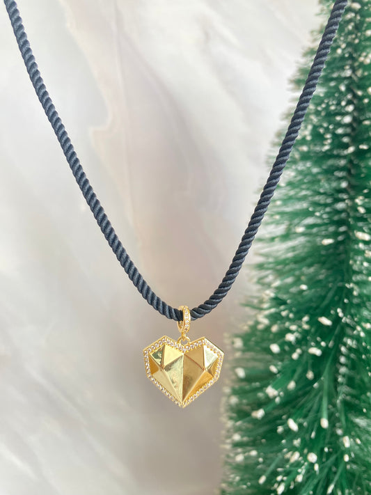 Collar Geo Corazón dorado y microcircones, Cordón Largo 45 cms.