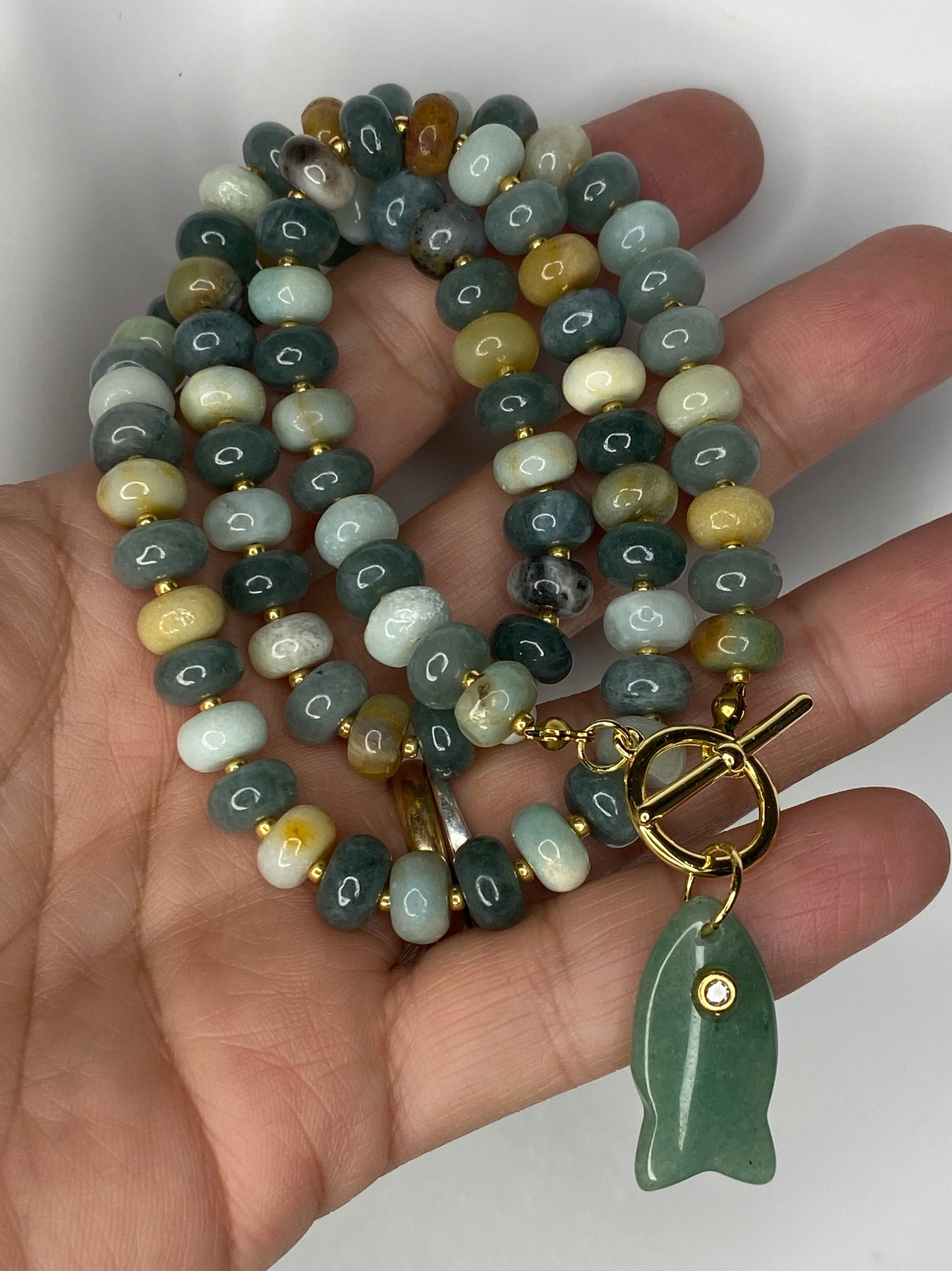 Collar ictus verde piedras naturales 50 cms
