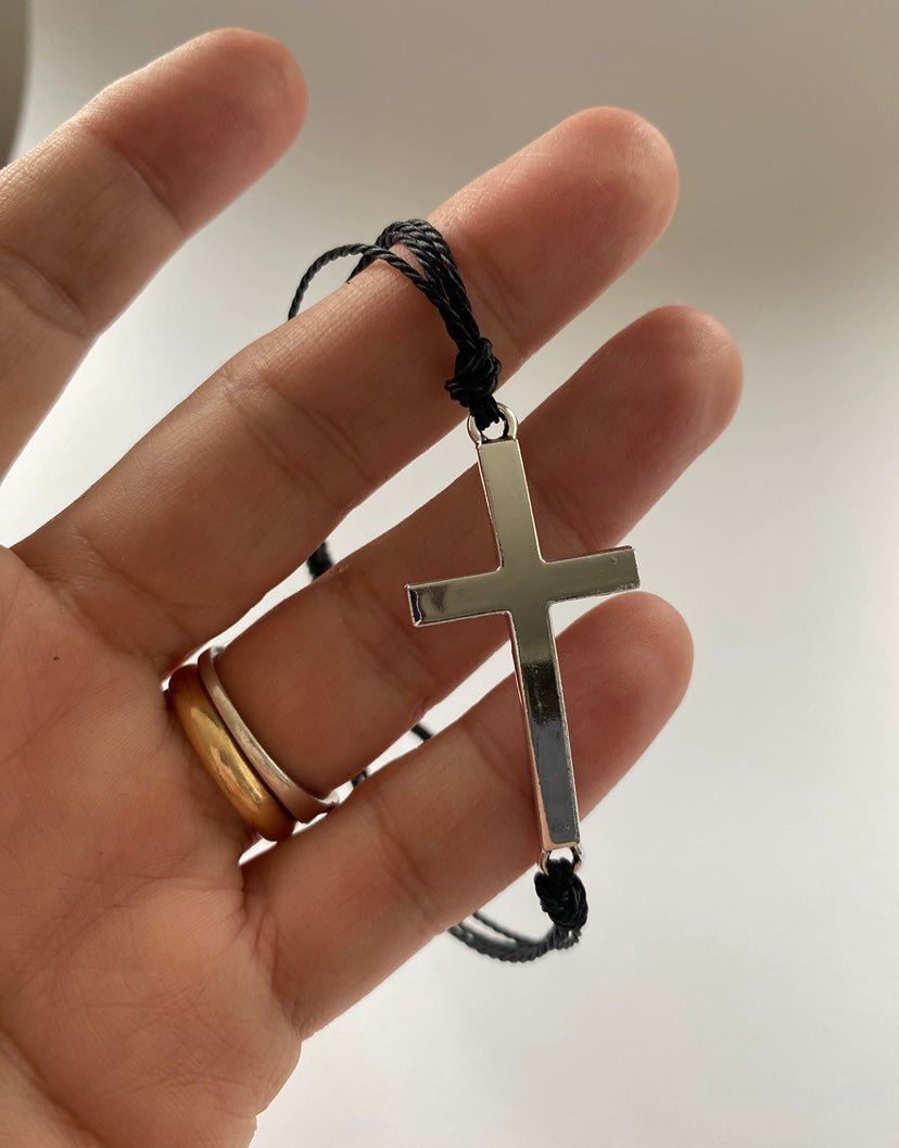 Pulsera Cruz metálica •  ajustable
