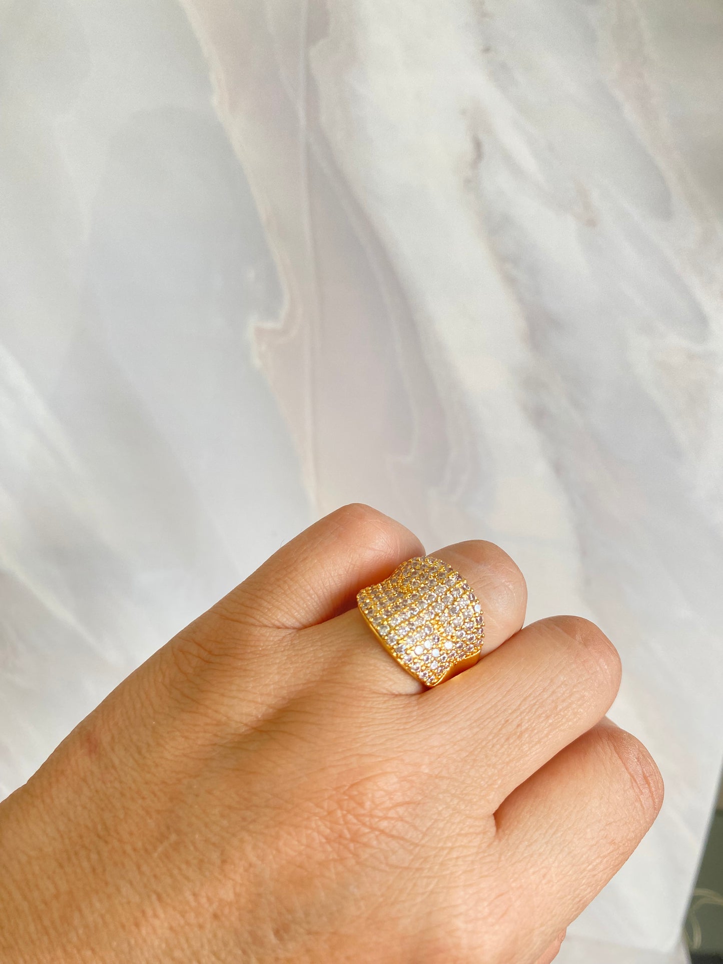 Anillo maxi cintillo rodio dorado y microcircones
