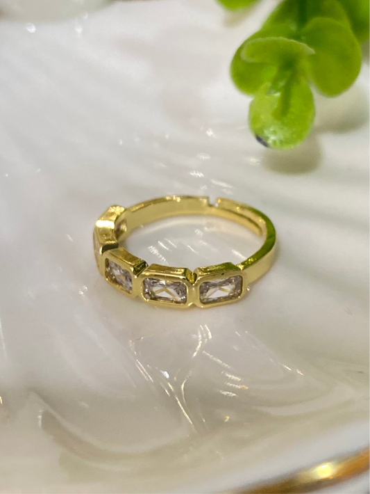 Anillo Ajustable Baño de oro • Tiara de confianza y lealtad
