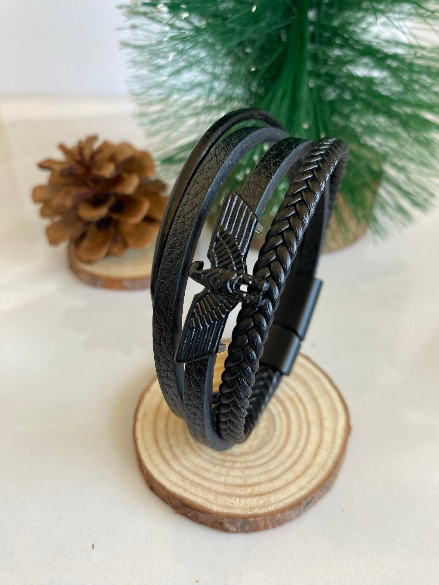 Pulsera Águila negra • Ecocuero - 21 cms largo