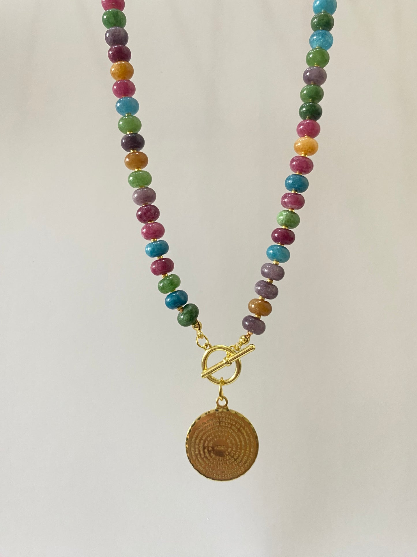 Collar Padre nuestro piedras naturales y baño oro