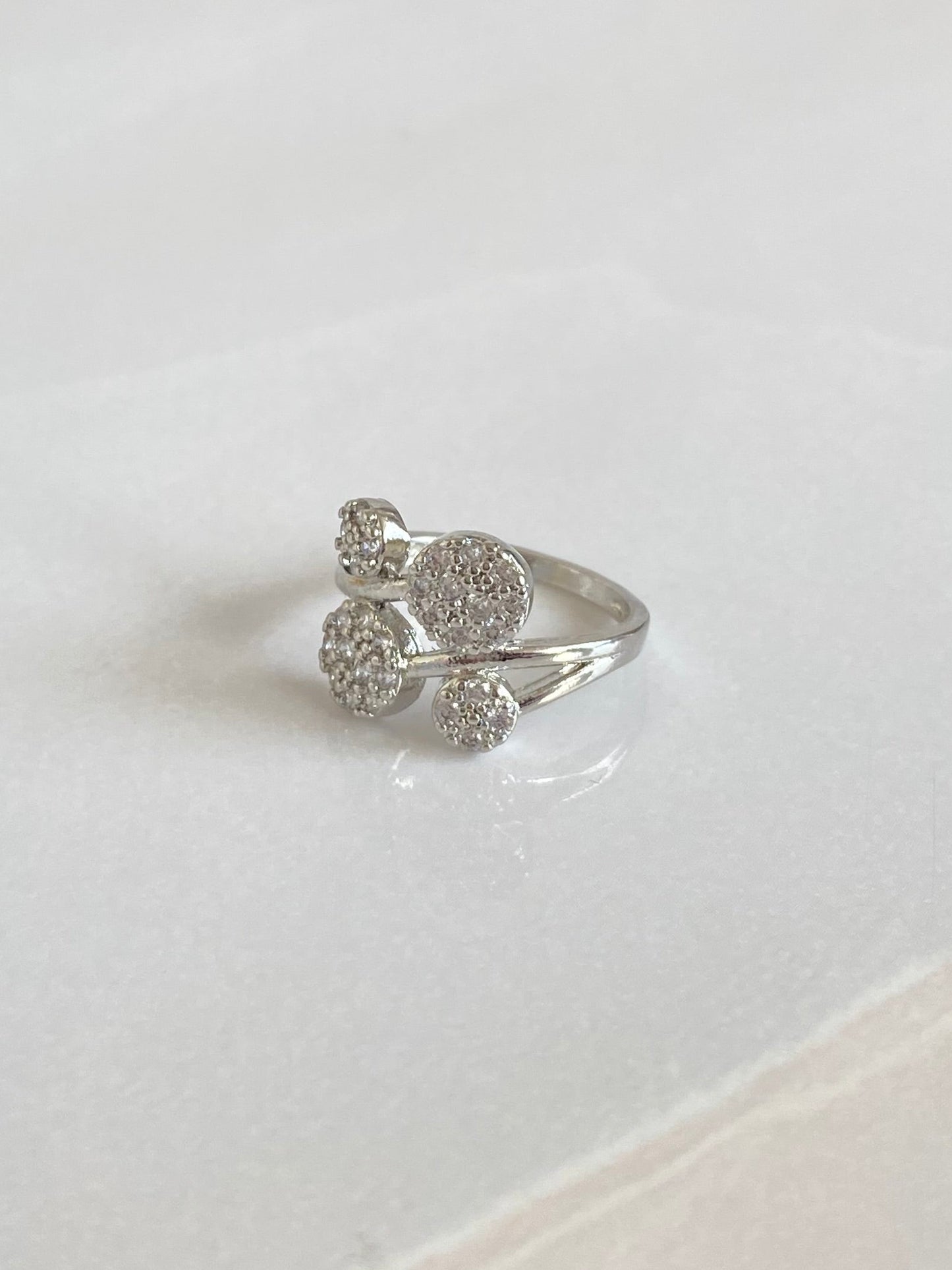 Anillo 4 medallitas rodio plateado y microcircones