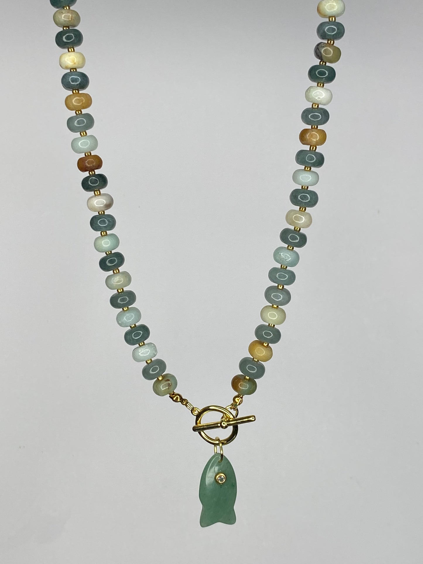 Collar ictus verde piedras naturales 50 cms