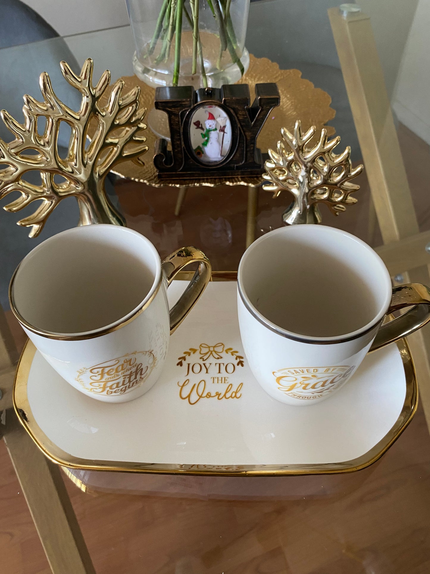 Set de plato y tazas “Joy to the World” • cerámica y dorado