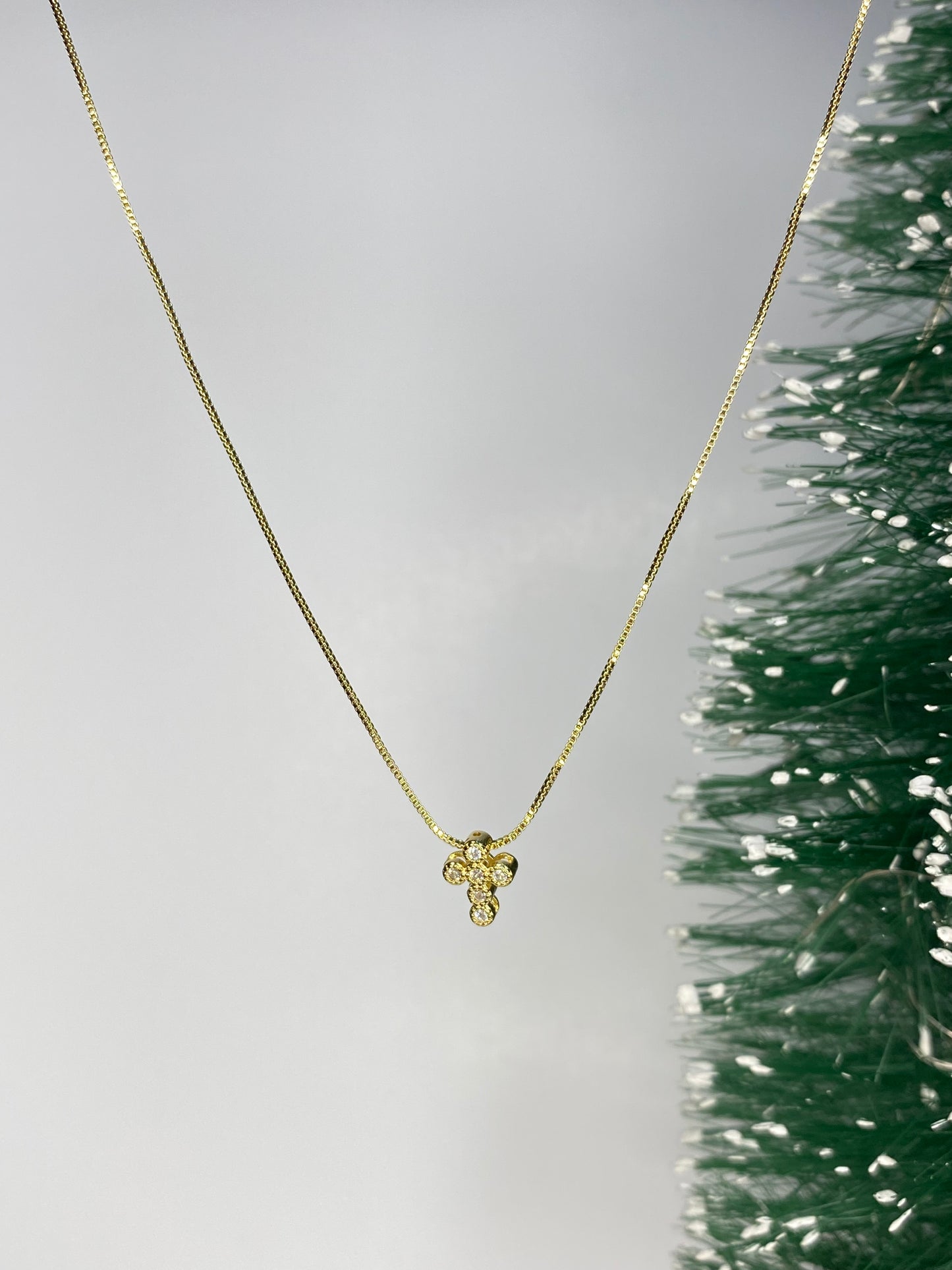 Collar Cruz microcircones redondos • Cadena Ajustable