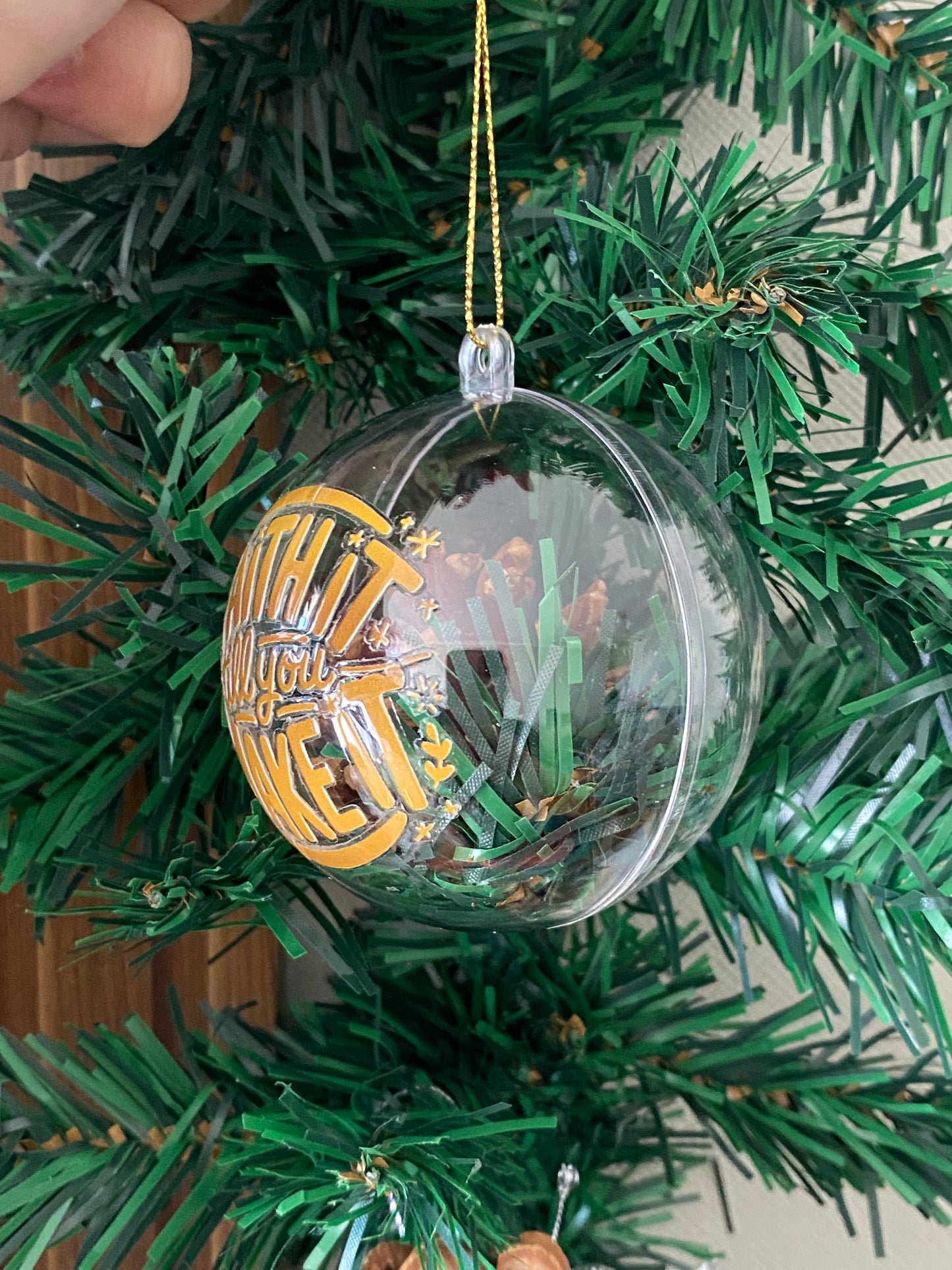 Set de 2 esferas navideñas Dios guía y provee • Verdes y Pino